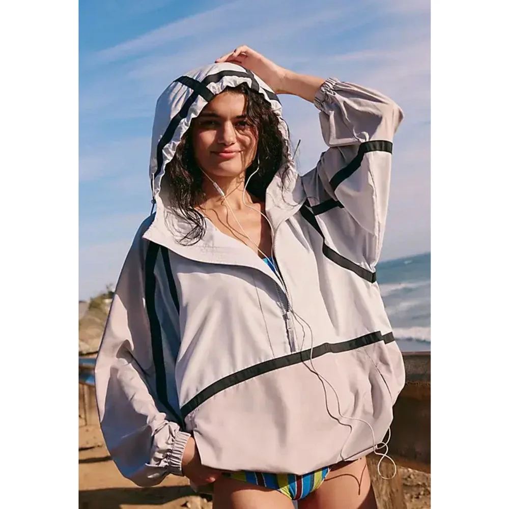 NEW FREE PEOPLE FP MOVEMENT CARE FP LIKE THE WIND LOGO JACKET SZ S